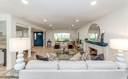 2017 Las Lanas Ln, Fullerton CA  92833-1706 exterior