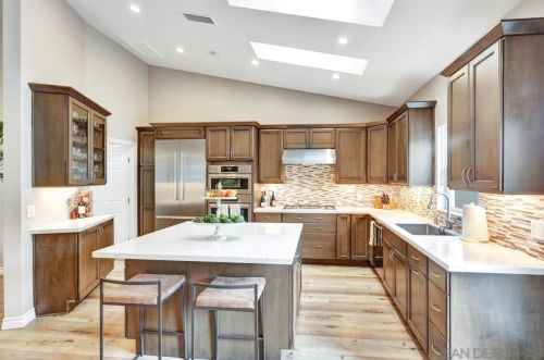 2643 Grandview St, San Diego CA 92110-1031 exterior