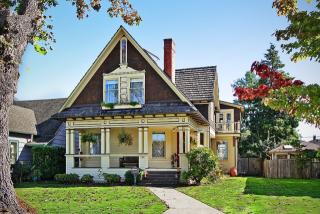 2107 Rucker Ave, Everett, WA 98201-2719