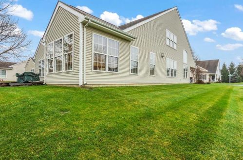 1805 Alexander Dr, Macungie, PA 18062-8786