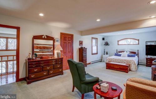 210 Hoernerstown Rd, Hummelstown PA  17036-9503 exterior