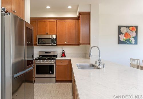 6962 Feldspar Pl, Carlsbad CA  92009-5212 exterior