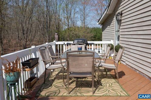 374 Shr Rd, Bybee VA  22963-5236 exterior