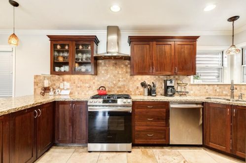 803 Sealy St, Galveston TX 77550-6221 exterior