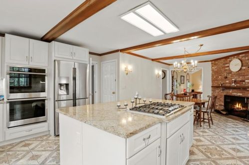 111 Little Brook Rd, New Canaan CT  06840-4917 exterior