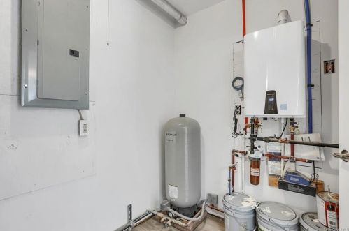 12 Mona Lisa Ln, Warwick NY  10990-2654 exterior