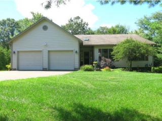 12 Woodrose Ln, Colchester, VT 05446-6057