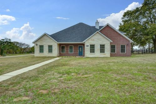 245 Hogan Ln, Hempstead, TX 77445-4453