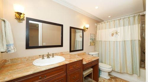 255 Maple St, Islip Manor NY  11751-4801 exterior