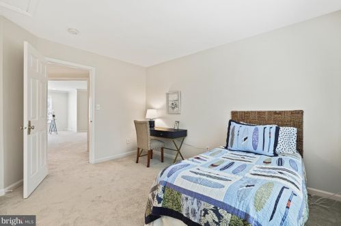 3211 Winter Sun Ter, Herndon VA  20171-1939 exterior