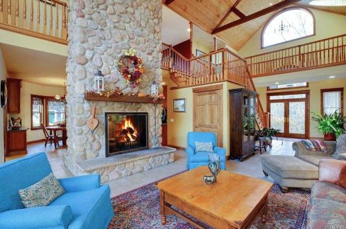 2600 Paradise Point Rd, Southold NY  11971-5109 exterior