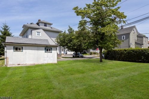 2 Entwistle Ave, Nutley NJ 07110-3210 exterior