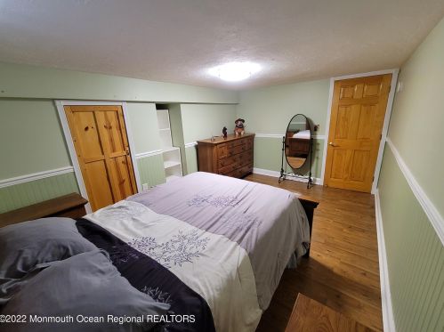 1 Ann Ct, Hazlet NJ  07730-1501 exterior