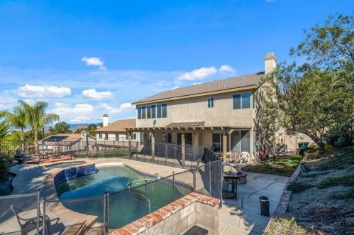 1371 Kirkmichael Cir, Riverside CA  92507-8426 exterior