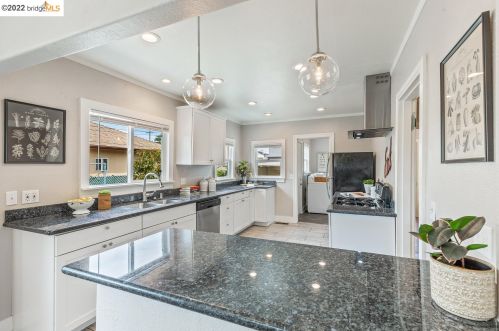 1515 Derby St, Berkeley CA  94703-1816 exterior