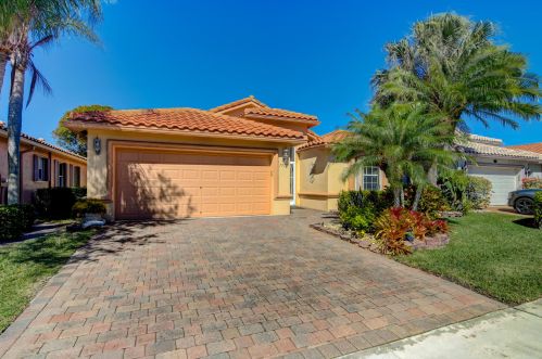 7779 Campania Dr, Boynton Beach, FL 33472-7365