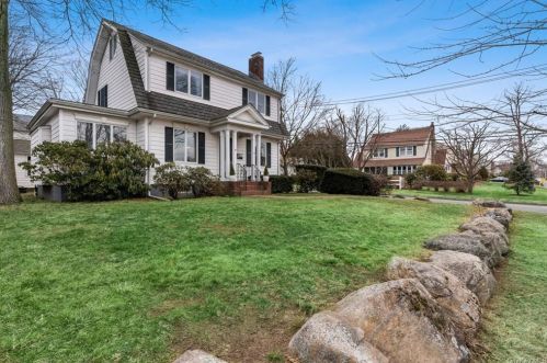 112 Grandview Ave, White Plains, NY 10605-3225