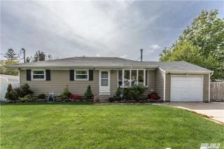 882 Coates Ave, Holbrook, NY 11741-6024