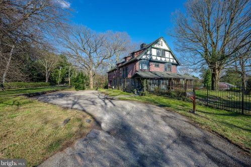 1731 County Line Rd, Ithan, PA 19085-1937