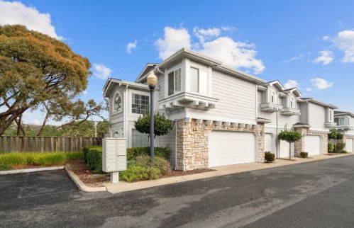 23 Outlook Cir, Pacifica CA  94044-2146 exterior