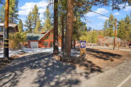 305 North Shore Dr, Big Bear City CA  92314-9792 exterior