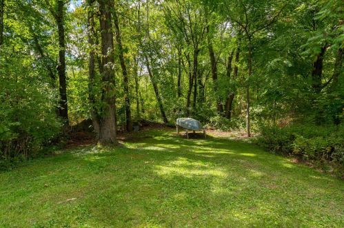 545 Quaker Ln, Hyde Park NY  12538-3011 exterior