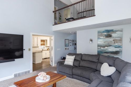 38 Deneveu Cir, Fond Du Lac WI  54935-5457 exterior