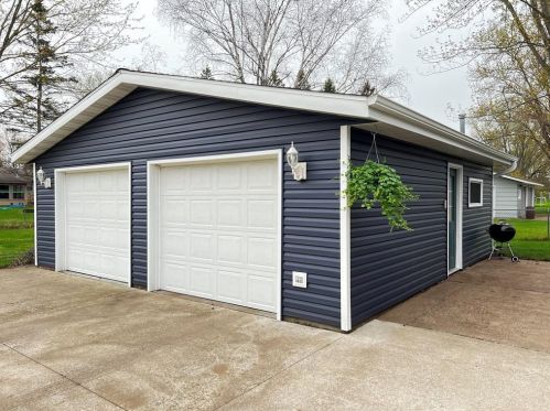 2516 Riverview Dr, Eau Claire, WI 54703-1653