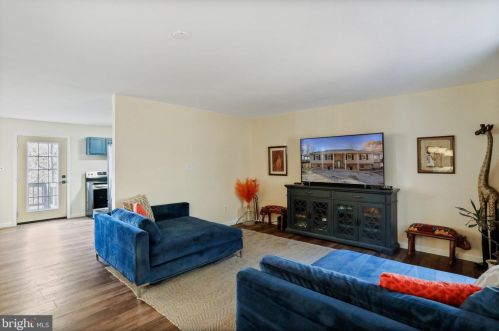 185 Baptist Ln, Linden VA  22642-5660 exterior