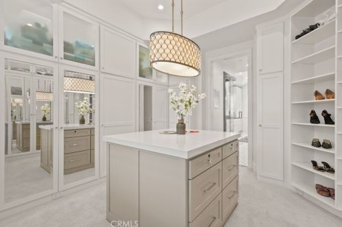 2691 Crestview Dr, Newport Beach CA  92663-5626 exterior