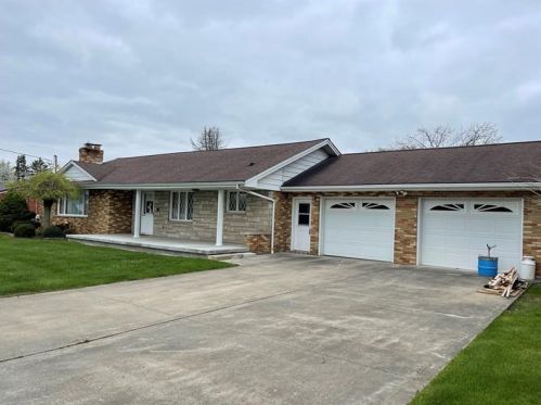1203 Roosevelt St, New Castle, PA 16101-3032