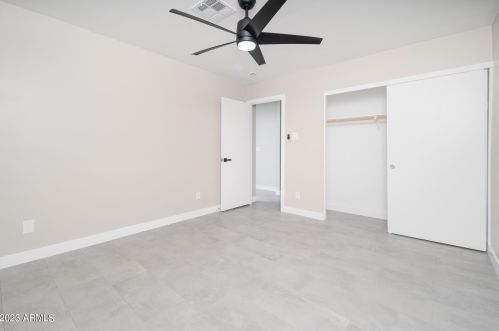 5621 Zoe Ella Way, Glendale AZ 85306-2823 exterior