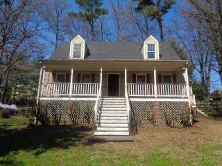 7102 Foxbernie Dr, Mechanicsville, VA 23111-5645
