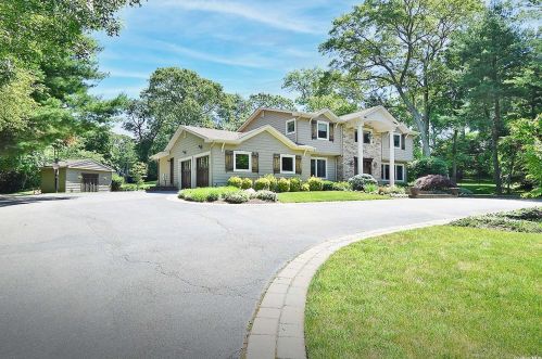 48 Threepence Dr, Huntington Station, NY 11747-3419