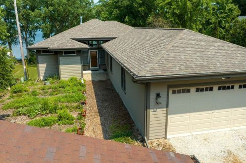 7213 Wind Lake Rd, Waterford, WI 53185-2127