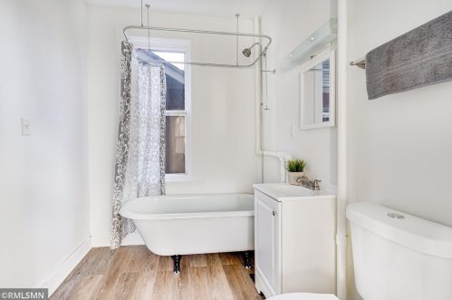 3449 Snelling Ave, Minneapolis MN  55406-2637 exterior