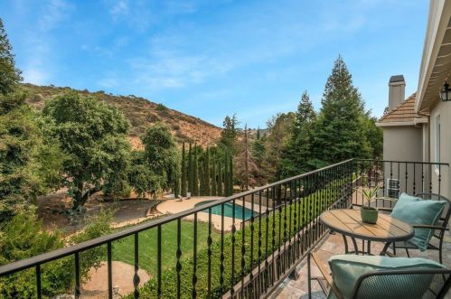 18660 Castle Lake Dr, Morgan Hill CA  95037-9472 exterior