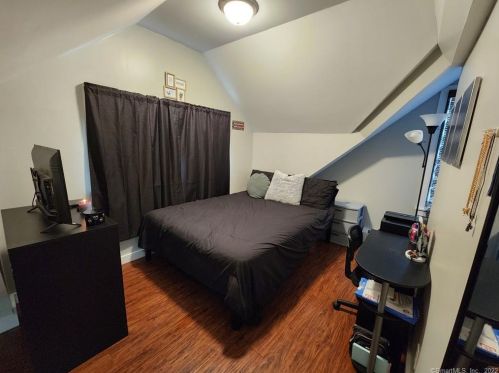 36 Pratt St, Norwich CT  06360-3733 exterior