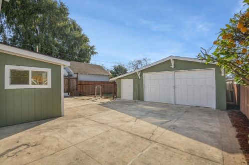 21437 Msn Blvd, Hayward CA  94541-2015 exterior