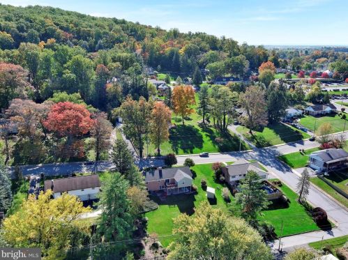 224 Maple St, Ephrata PA  17522-2513 exterior