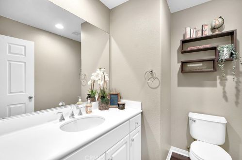 427 Linden Dr, Orange CA  92865-5006 exterior