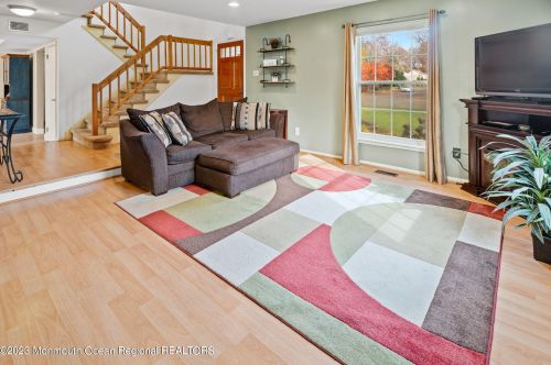 9 Salem Ln, Jackson Twp NJ  08527-1210 exterior