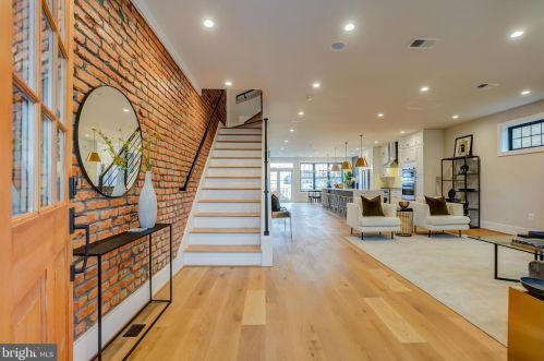 1526 Varnum St, Washington, DC 20011-7010
