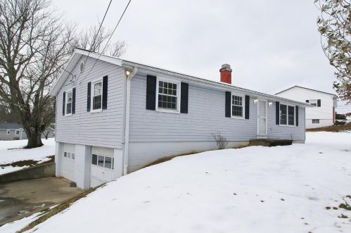 1278 Ellen Dr, Zanesville, OH 43701-6072