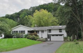 105 Shirewood Dr, Rochester, NY 14625-2132