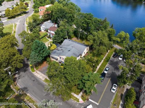 107 Lk Dr, Lakewood NJ  08701-3161 exterior