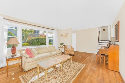 277 Mayflower Ave, New Rochelle, NY 10801-1522