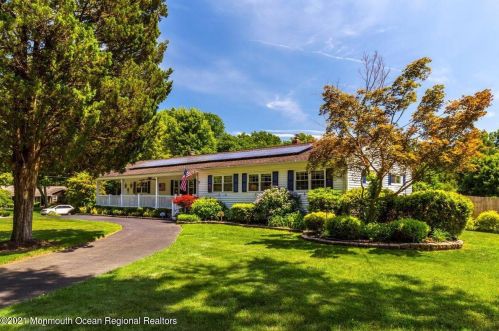 20 Devon Ct, Tinton Falls, NJ 07724-3139