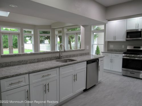 2078 Benjamin Cir, Belmar NJ 07719-9654 exterior