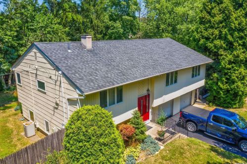 3 Caroline Dr, Huntington Station, NY 11746-8309